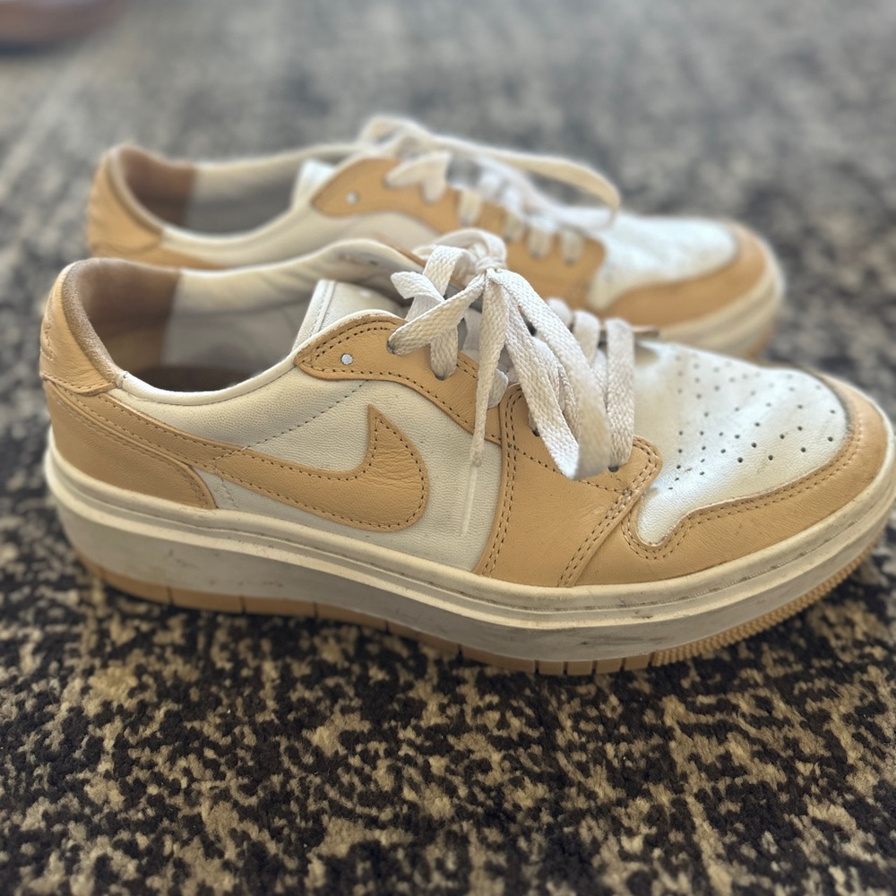 Nike low dunks